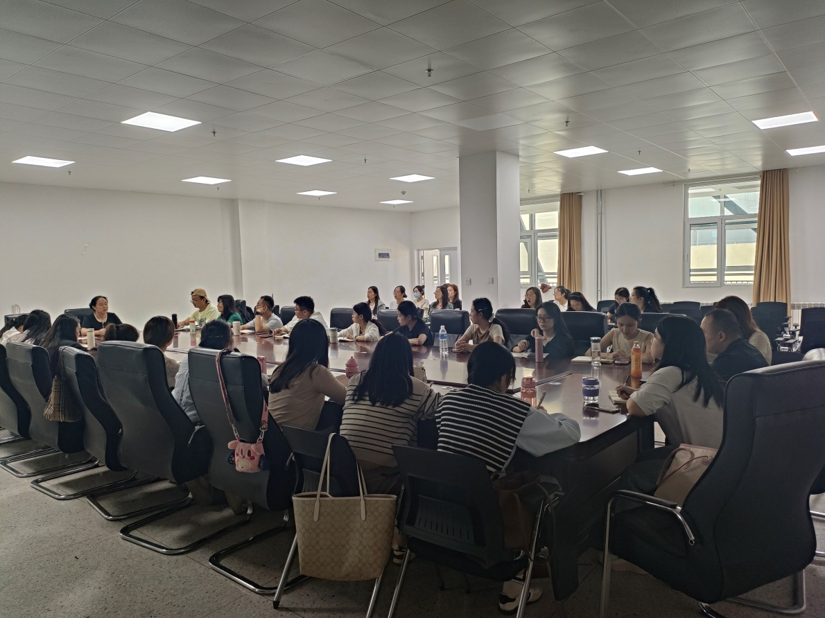 我校开展2024年新入职教师师德师风专题培训(图1)